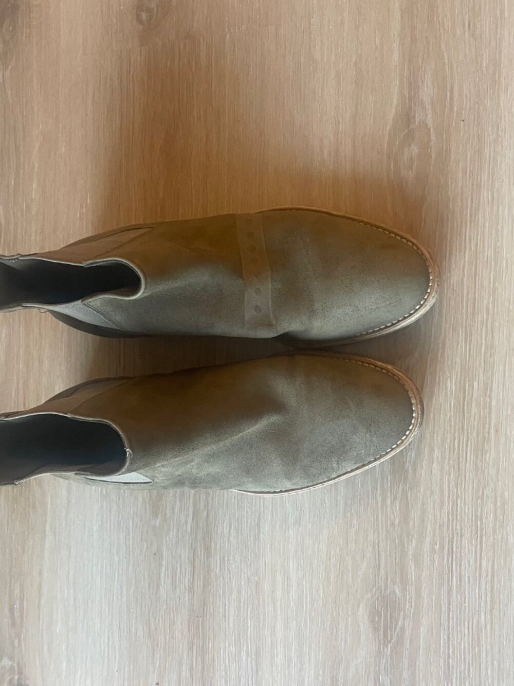 Jenni Kayne Suede Chelsea Boots. 37